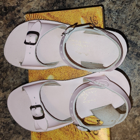 Sandals - Picture 6 of 6